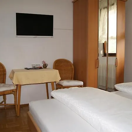 Haus Rebstein بيت ضيافة اممنستاد ام بودينسي