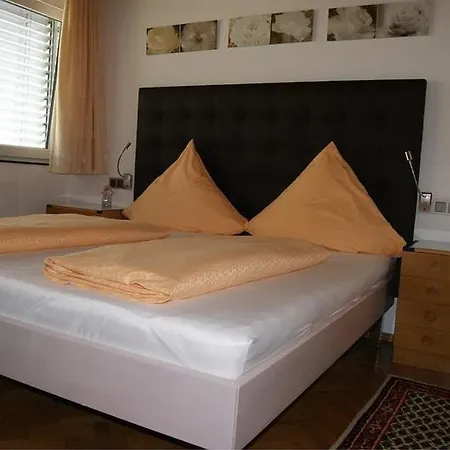 Haus Rebstein اممنستاد ام بودينسي