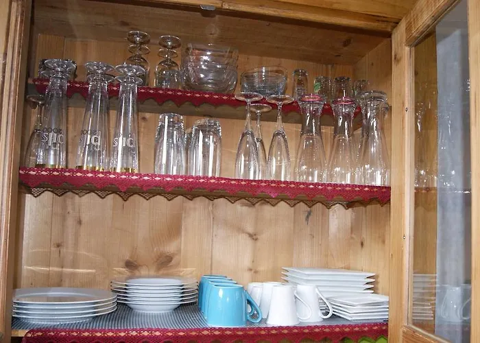 Haus Rebstein 招待所 3*